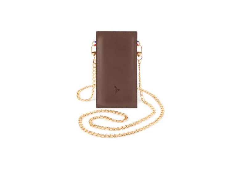 Pochette Galaxy S24 Ultra en cuir marron avec chainette – PM-053-02 Sans personnalisation - Vins Rouges Harmonieux pour Chaque Occasion Pochette cuir voyage - Accessoires & Bagagerie