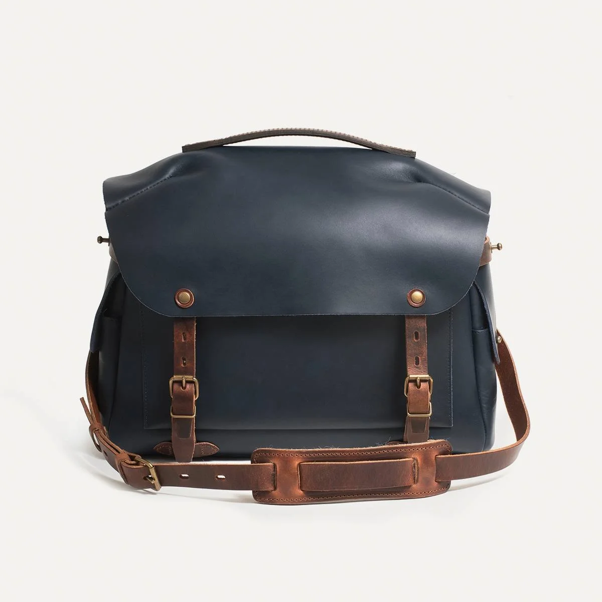 Sac photo Arles L en cuir – Bleu Marin - Vins Rouges Harmonieux pour Chaque Occasion Sac appareil photo d'occasion - Accessoires & Bagagerie - leboncoin