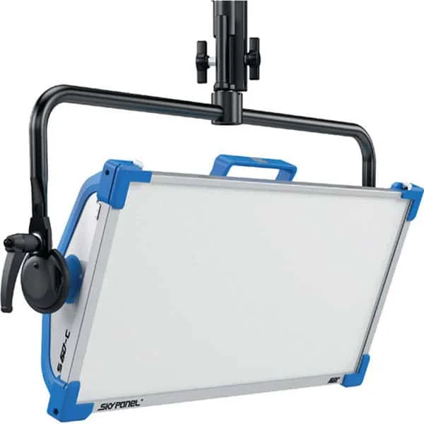 ARRI SkyPanel S60-C (Bleu) – Projecteur LED - Saldi Straordinari – Offerte Speciali Disponibili Adesso Arri SkyPanel S60-C - Digital Iris Production