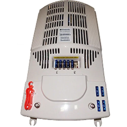 SMP192-05 convertisseur 230V/12V/450W Dometic – DISPONIBLE VERS LE 1 JUILLET 2026 - Accessoires Outdoor pour Plus de Liberté de Mouvement DOMETIC SinePower DSP 1212C combiné chargeur/convertisseur